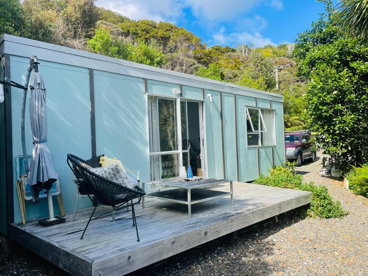 Matapouri Cabin By The Beach Hotel Exterior foto
